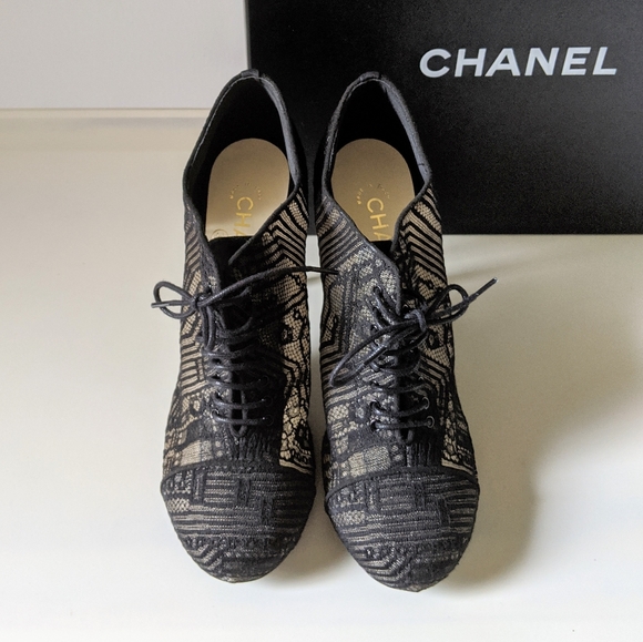 CHANEL Black Lace Up Mesh Pearl Heels Booties 39.5 - Picture 5 of 13